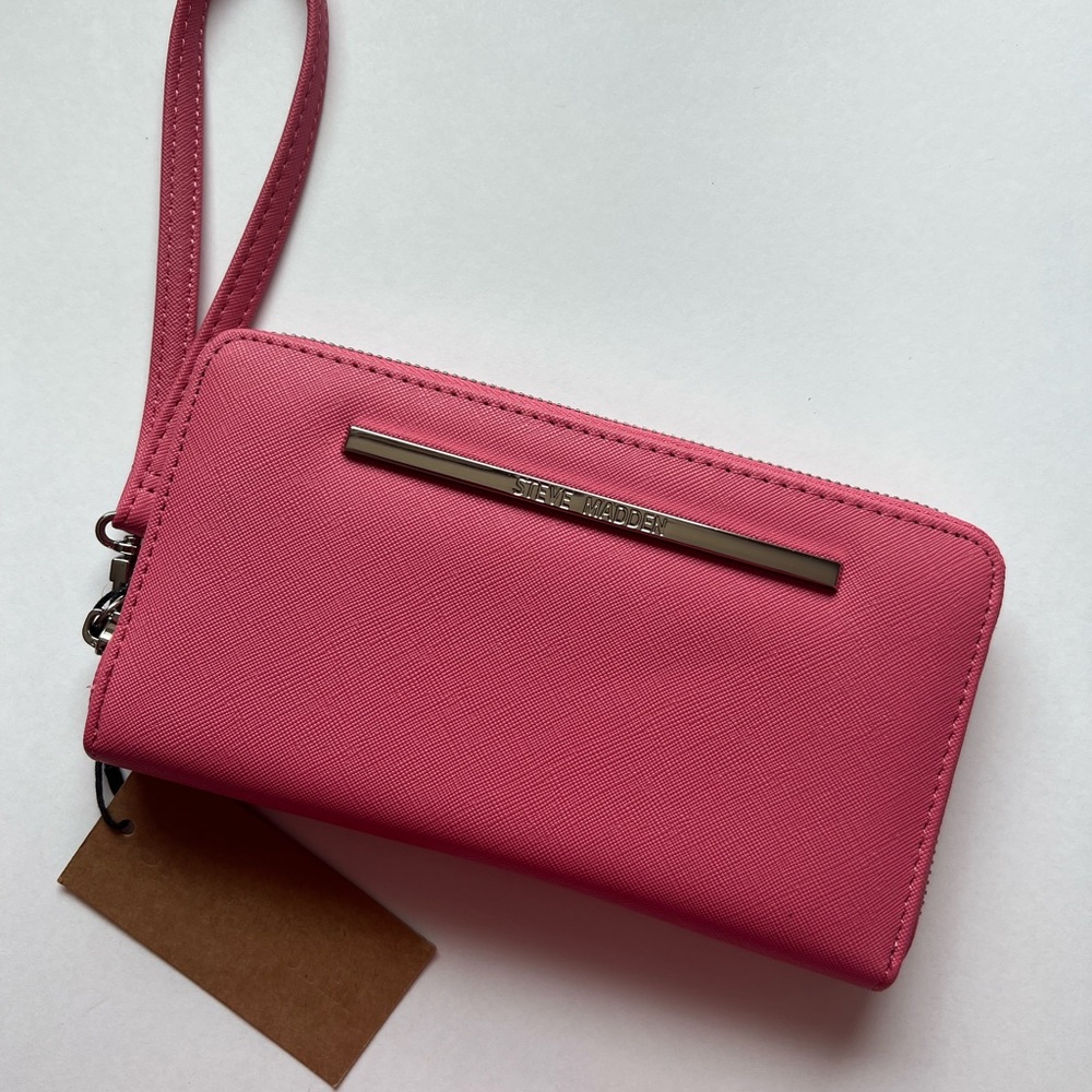 NWT STEVE MADDEN ZIP AROUND WALLET WRISTLET